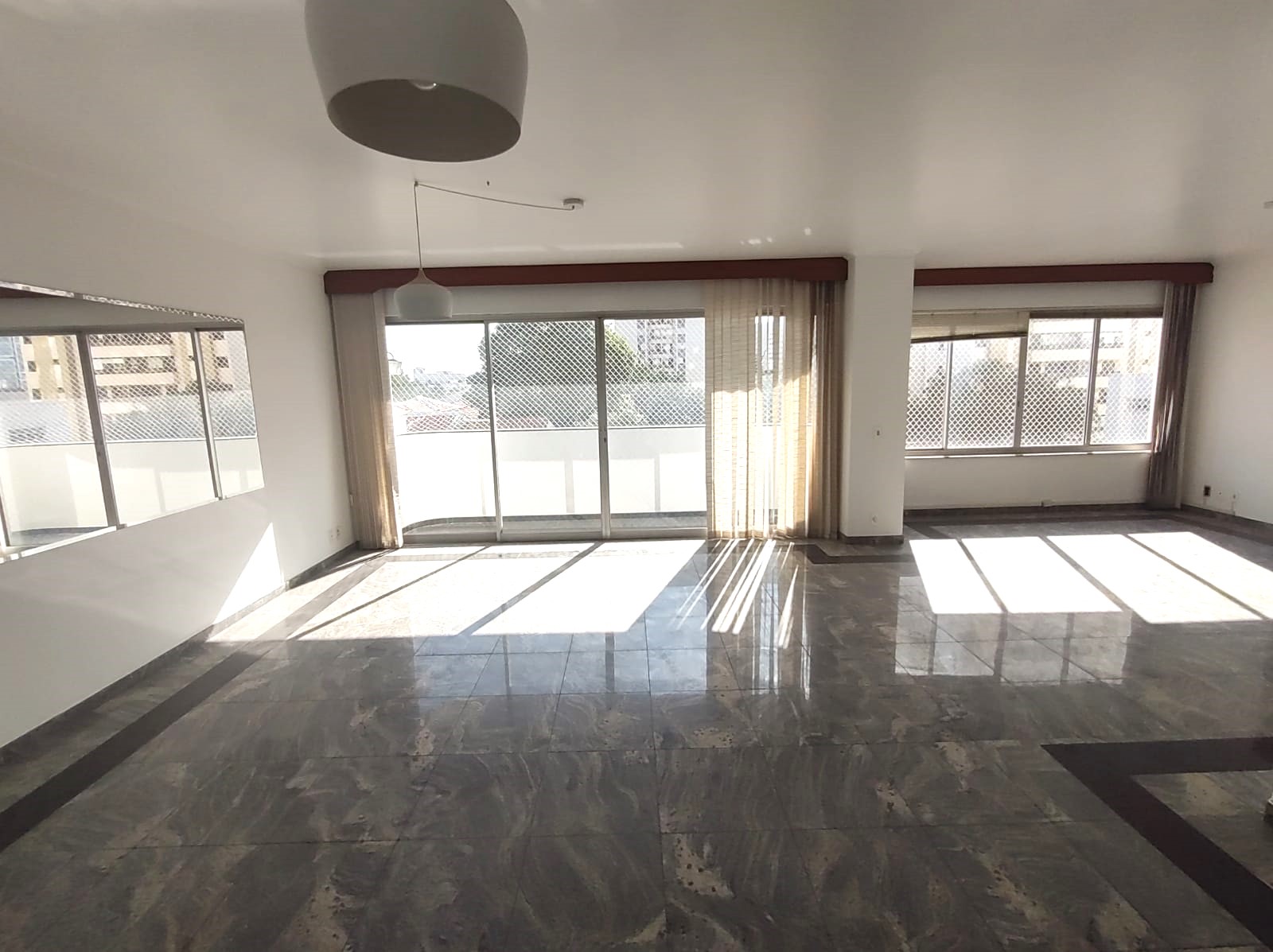 Imagem Apartamento com 3 Quartos à Venda ou Temporada, 136 m²em Vila Pompéia - São Paulo