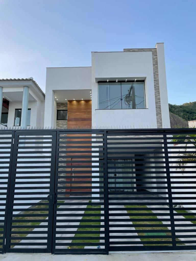 Imagem Casa com 2 Quartos à Venda, 240 m²em Piratininga - Niterói