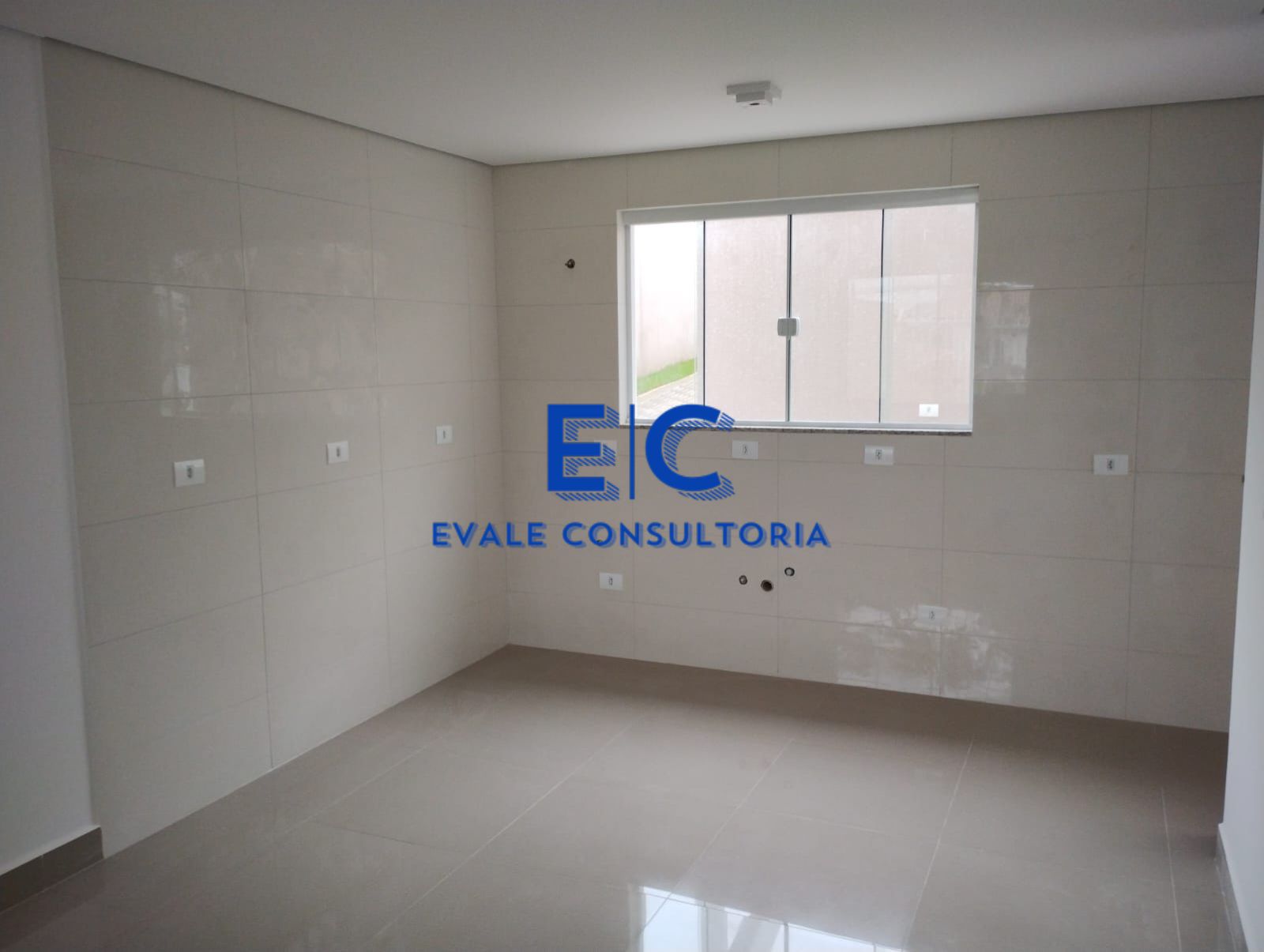 Imagem Sobrado com 3 Quartos à Venda, 93 m²em Bairro Alto - Curitiba
