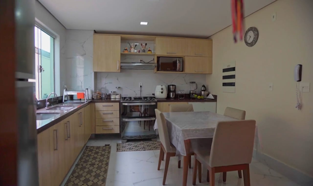 Imagem Casa de Condomínio com 4 Quartos à Venda, 205 m²em Novo Aleixo - Manaus