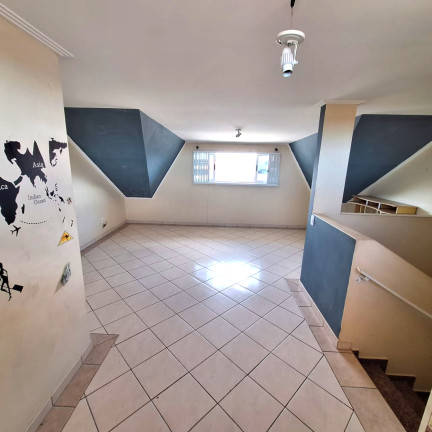 Foto do imóvel: Sobrado com 3 Quartos à Venda, 13.100 m² em Capão Raso - Curitiba