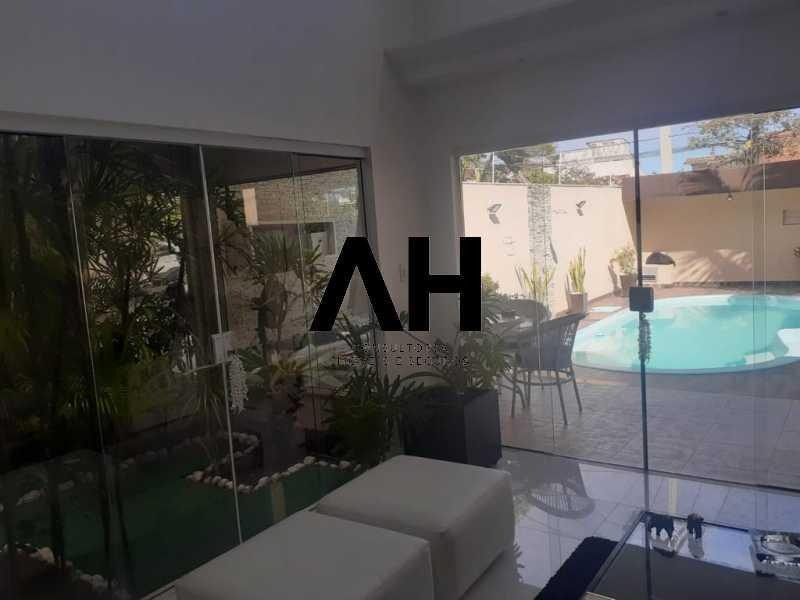 Imagem Casa com 4 Quartos à Venda, 250 m²em Maria Turri - Rio das Ostras