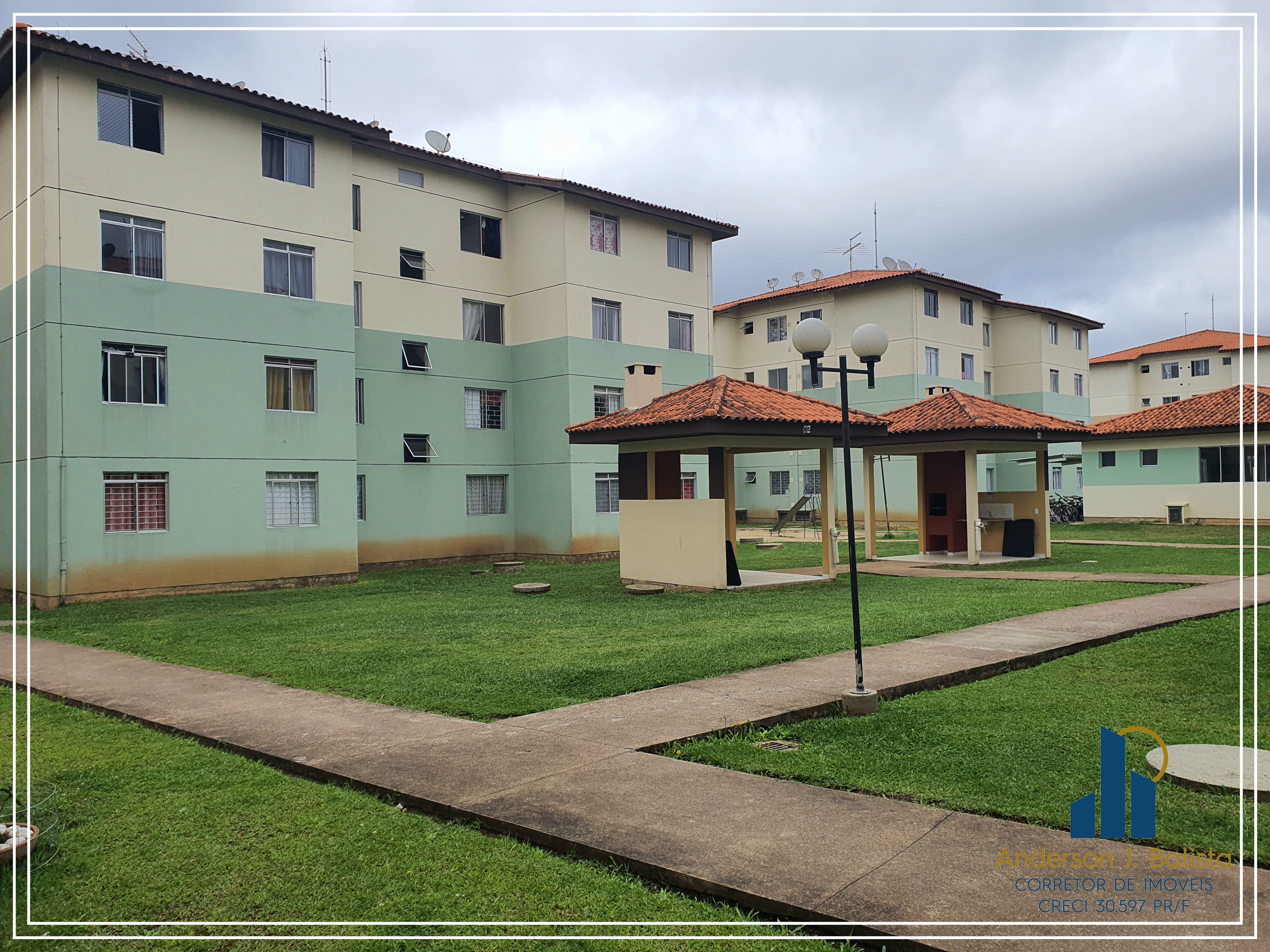 Imagem Apartamento com 2 Quartos à Venda, 48 m²em Sítio Cercado - Curitiba