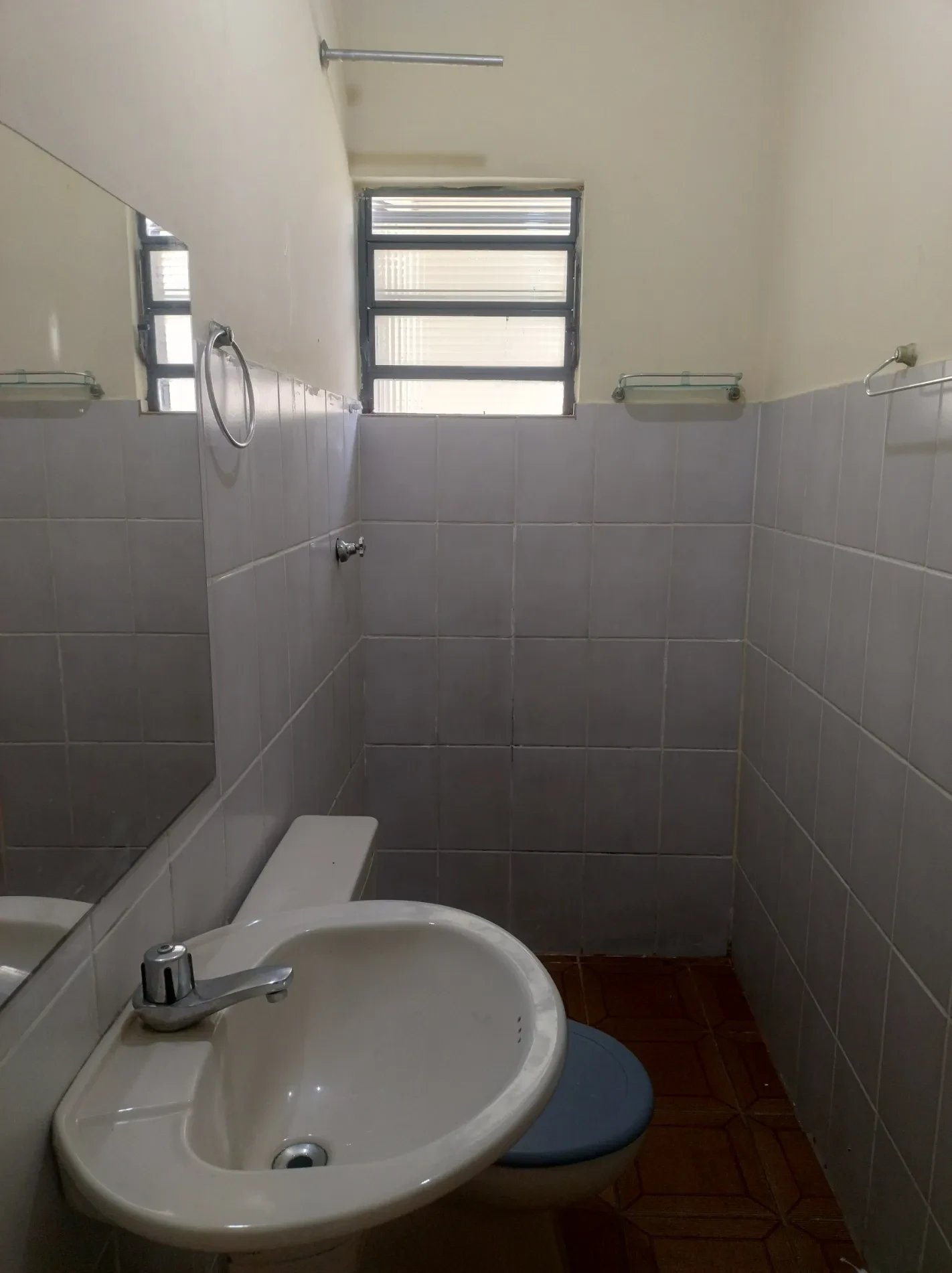 Imagem Casa com 2 Quartos para Alugar, 72 m² em São João - Jacareí
