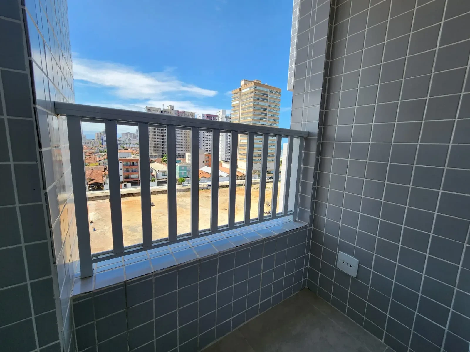 Imagem Apartamento com 2 Quartos à Venda, 8000 metro em Caiçara - Praia Grande