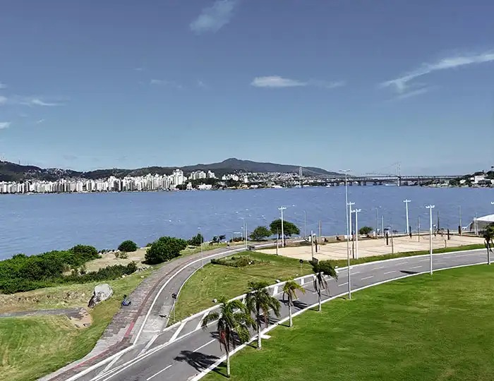 Imagem Apartamento com 2 Quartos à Venda, 77 m² em Balneário - Florianópolis