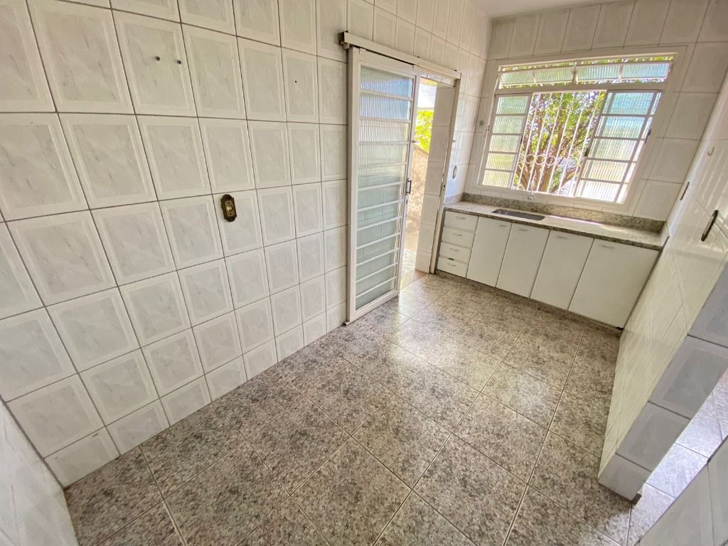 Foto do imóvel: Casa com 2 Quartos à Venda, 110 m² em Planalto - Belo Horizonte