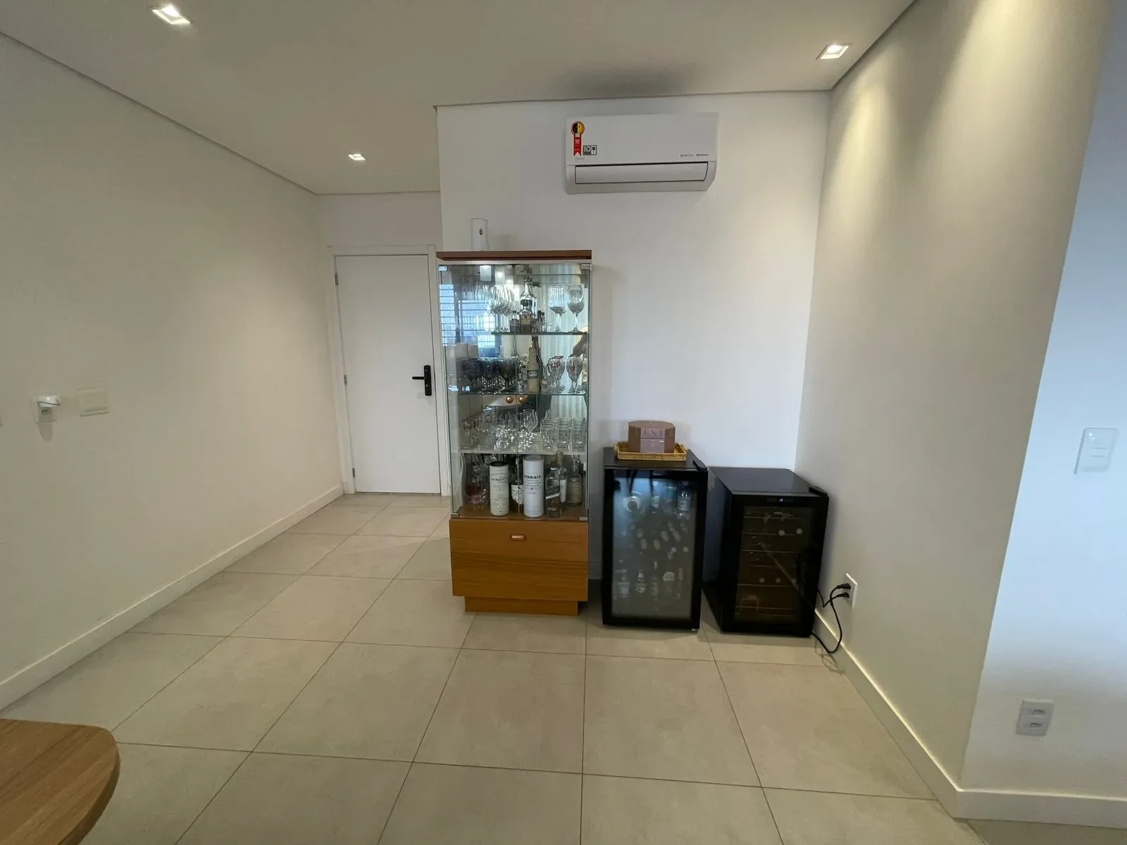 Imagem Apartamento com 2 Quartos para Alugar, 77 m² em Despraiado - Cuiabá