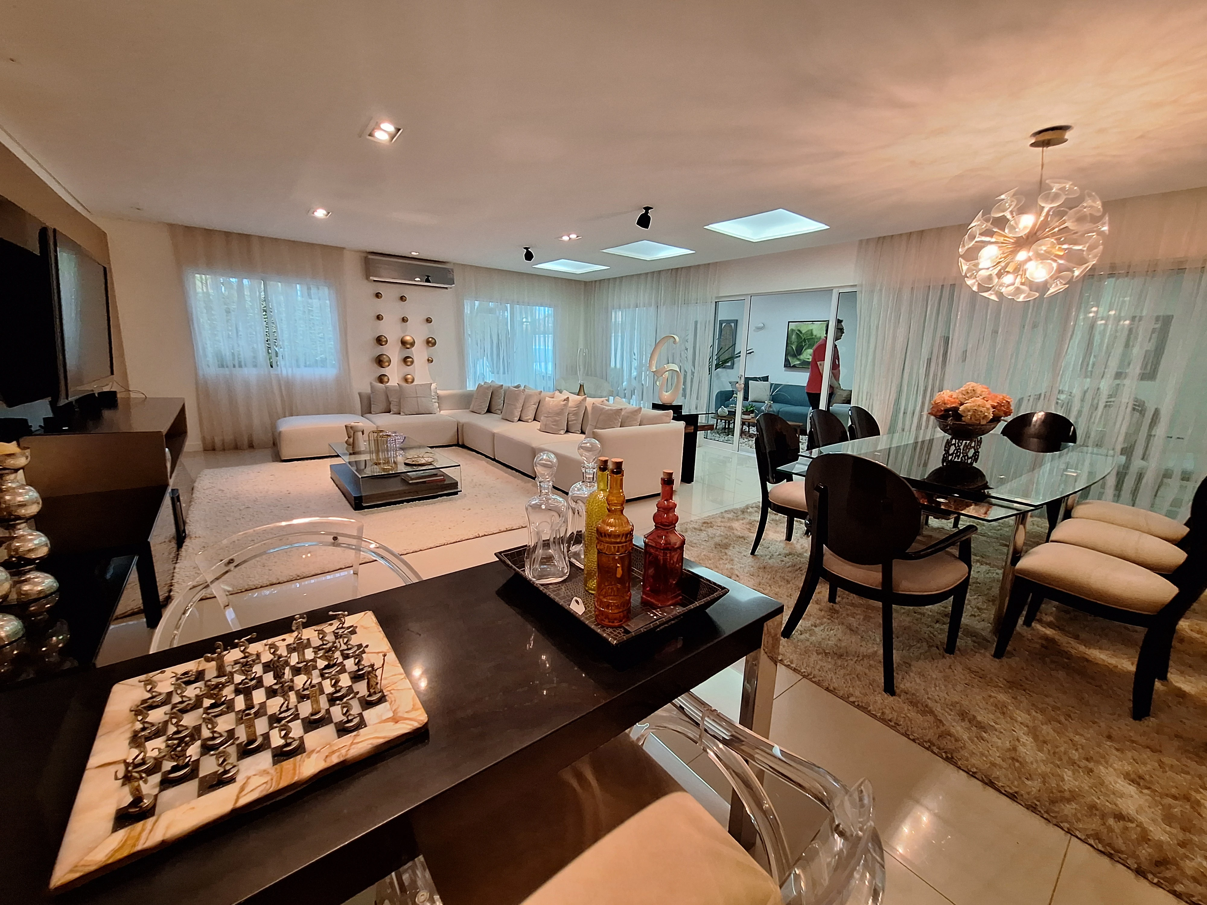 Imagem Casa de Condomínio com 4 Quartos à Venda, 242 m² em De Lourdes - Fortaleza