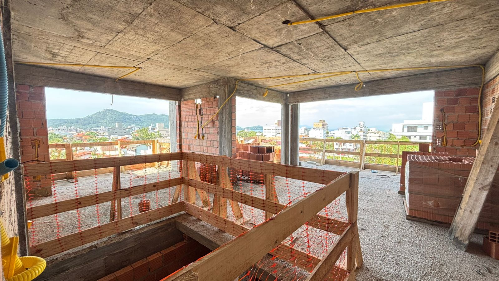 Imagem Apartamento com 2 Quartos à Venda, 81 m² em Bombinhas - Bombinhas