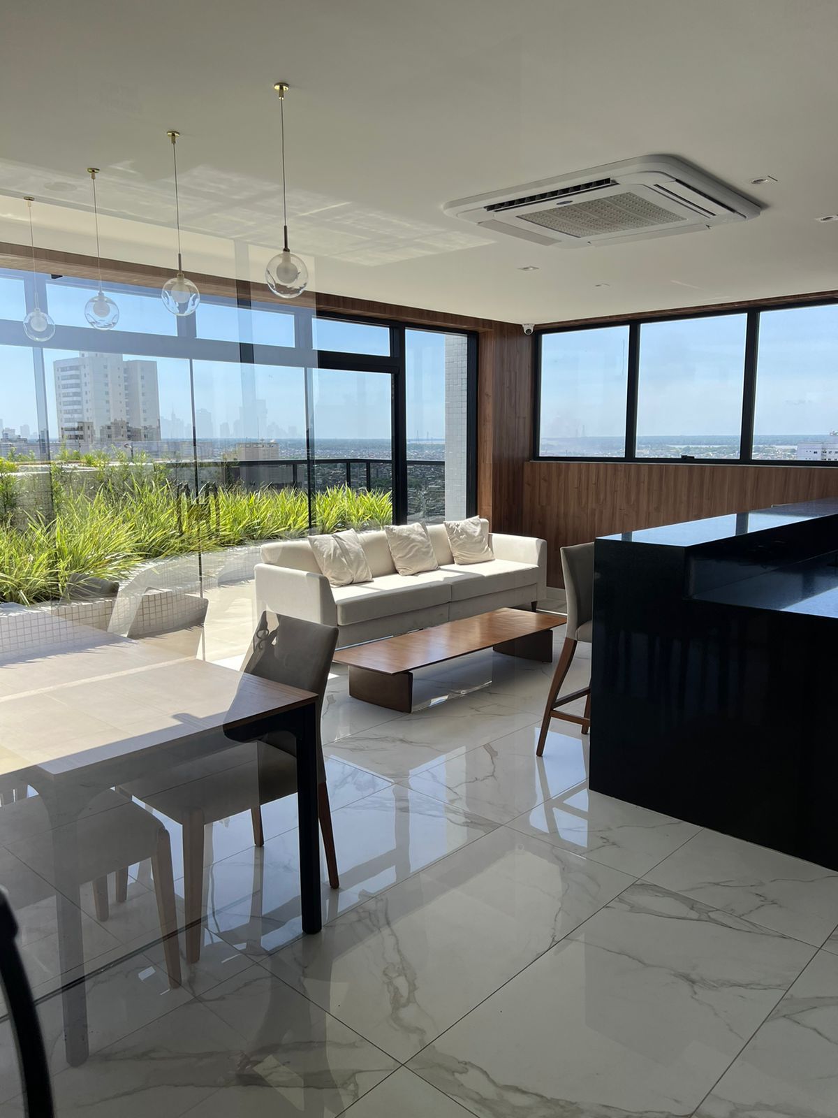 Imagem Apartamento com 2 Quartos para Alugar, 91 m²em Batista Campos - Belém
