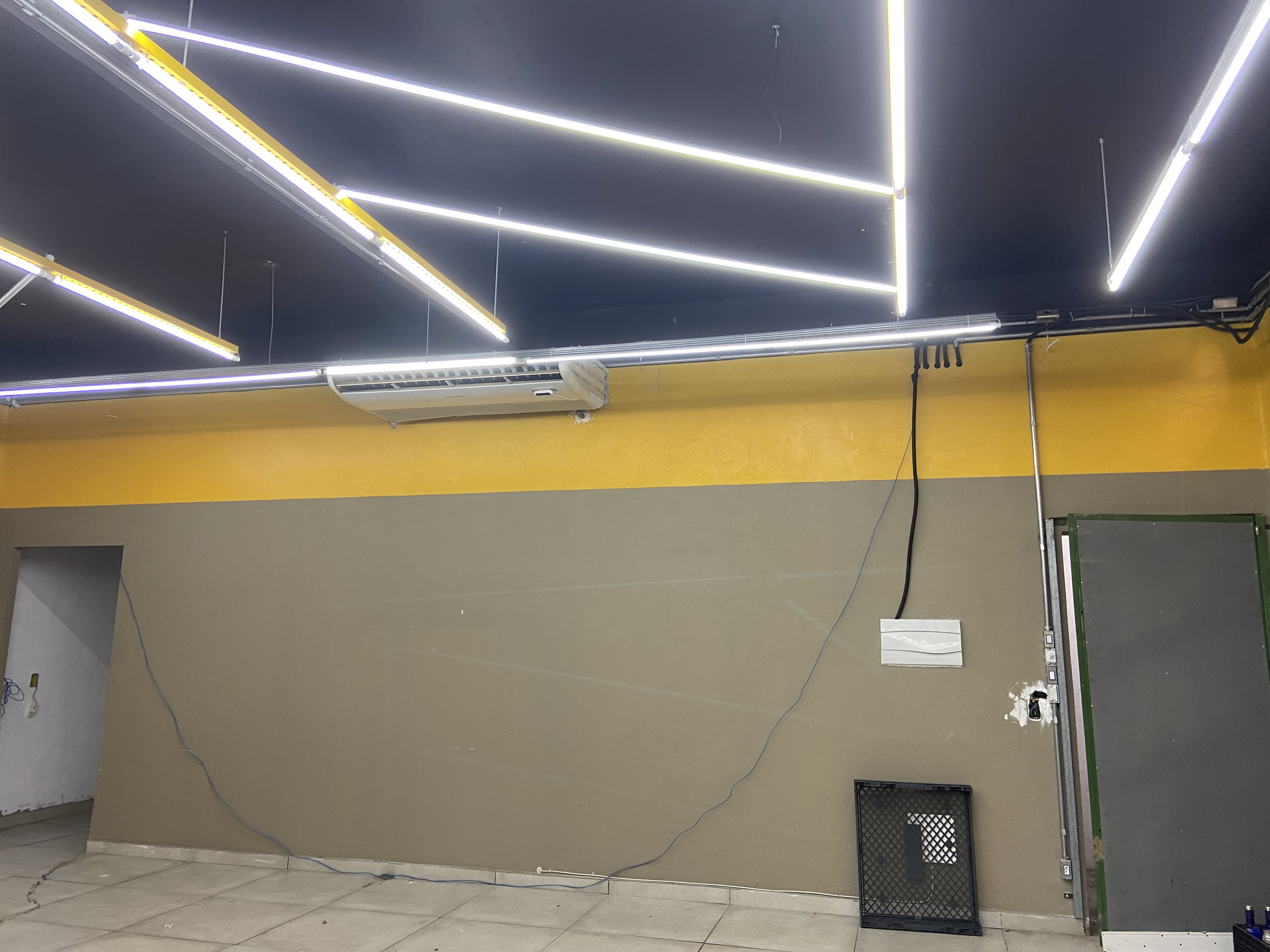 Imagem Vaga de Garagem à Venda ou Locação, 328 m²em São Pedro - Osasco