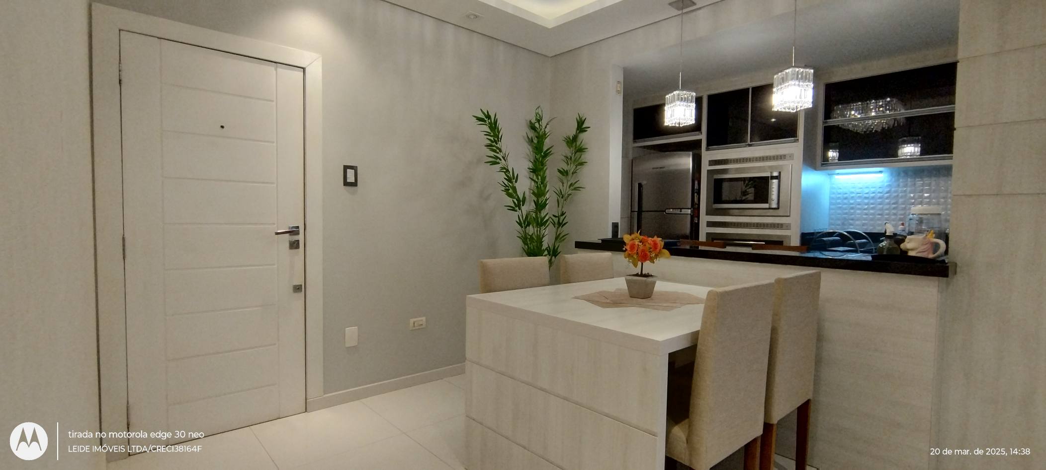 Imagem Apartamento com 2 Quartos à Venda, Locação ou Temporada, 72 metros em Centro - Florianópolis