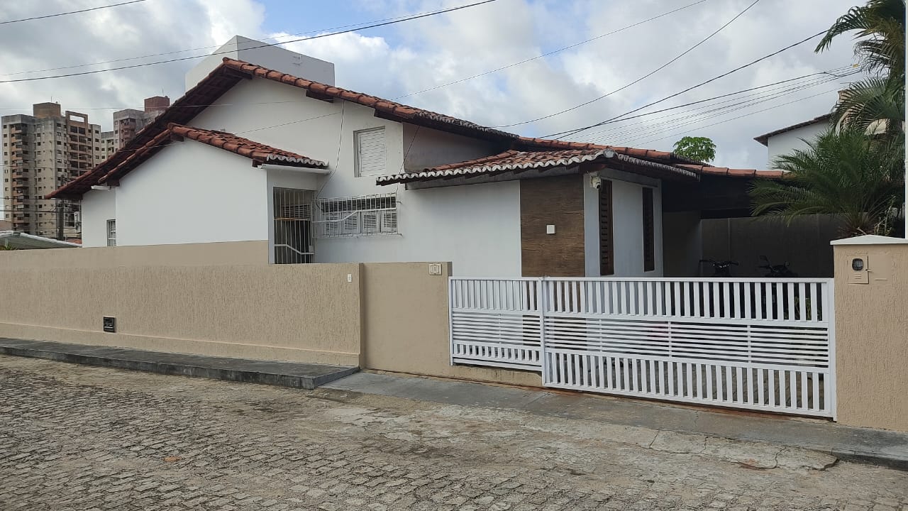 Casa de Condomínio com 4 Quartos à Venda, 130 m²em Nova Parnamirim - Parnamirim