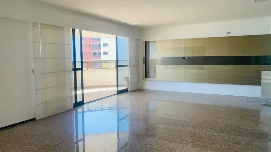 Foto do imóvel: Apartamento com 3 Quartos à Venda, 225 m² em Meireles - Fortaleza