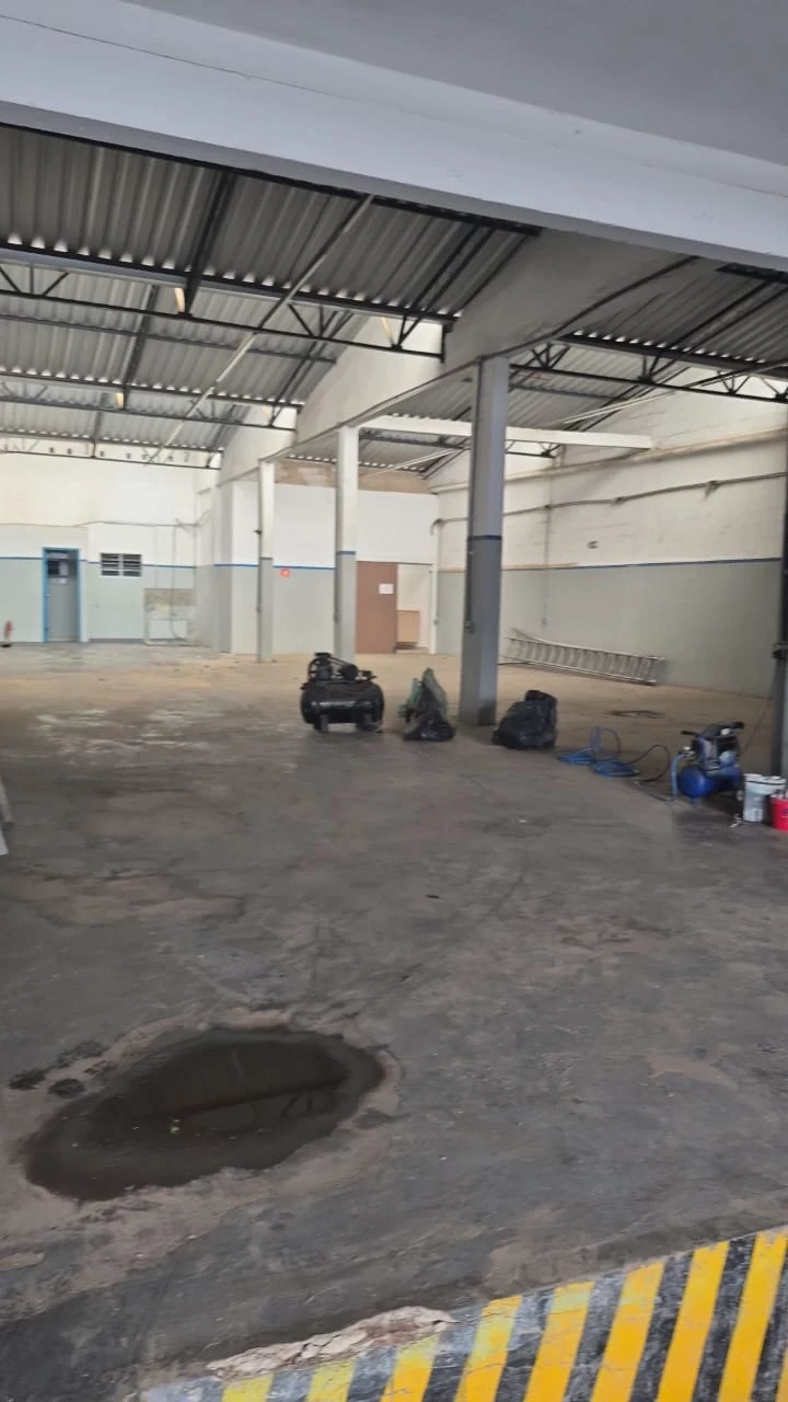 Imagem Galpão para Alugar, 566 m² em Vila Anastácio - São Paulo