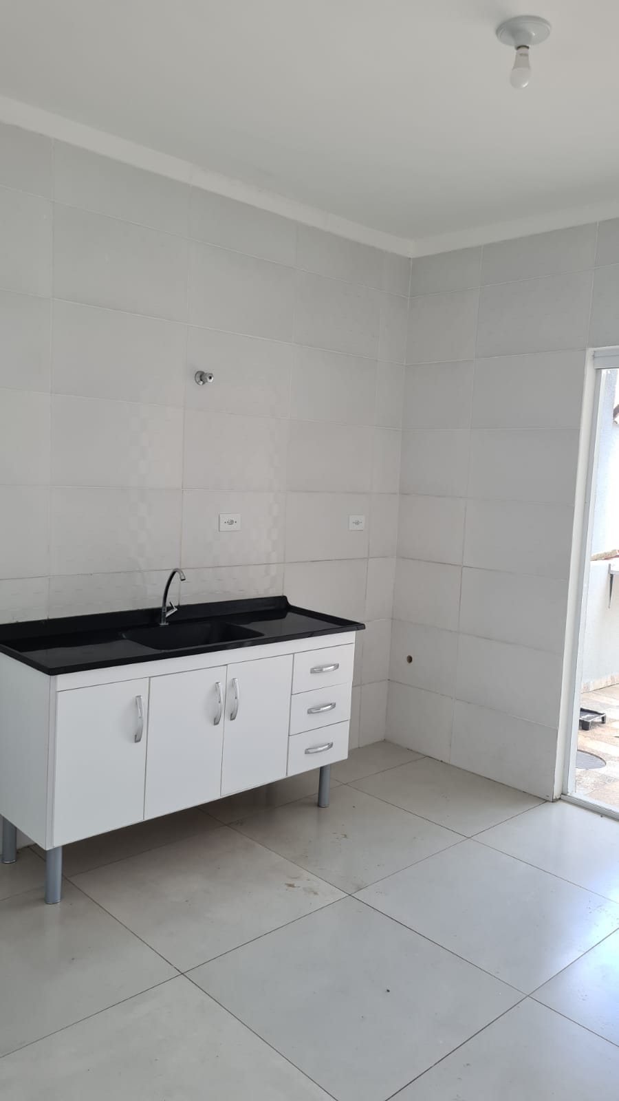 Foto do imóvel: Sobrado com 2 Quartos para Alugar, 76 m²em Residencial Algarve - Mogi das Cruzes