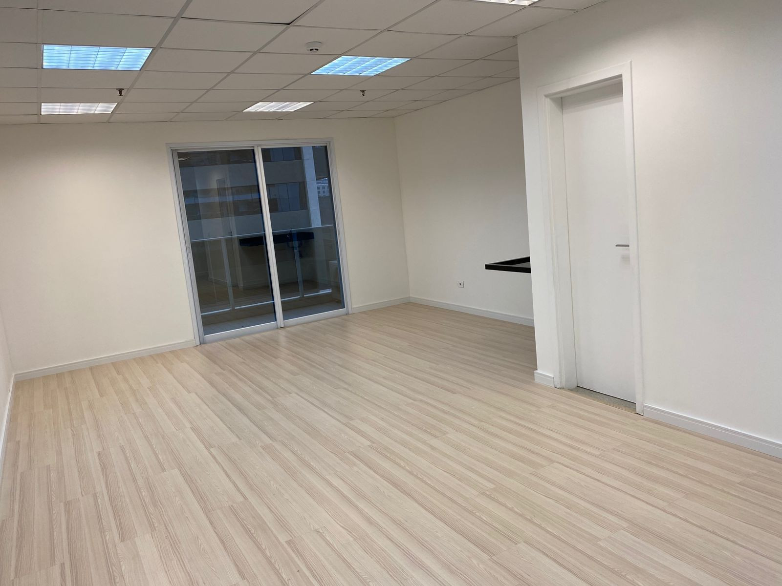Sala Comercial à Venda, 45 m² em Vila Gertrudes - São Paulo