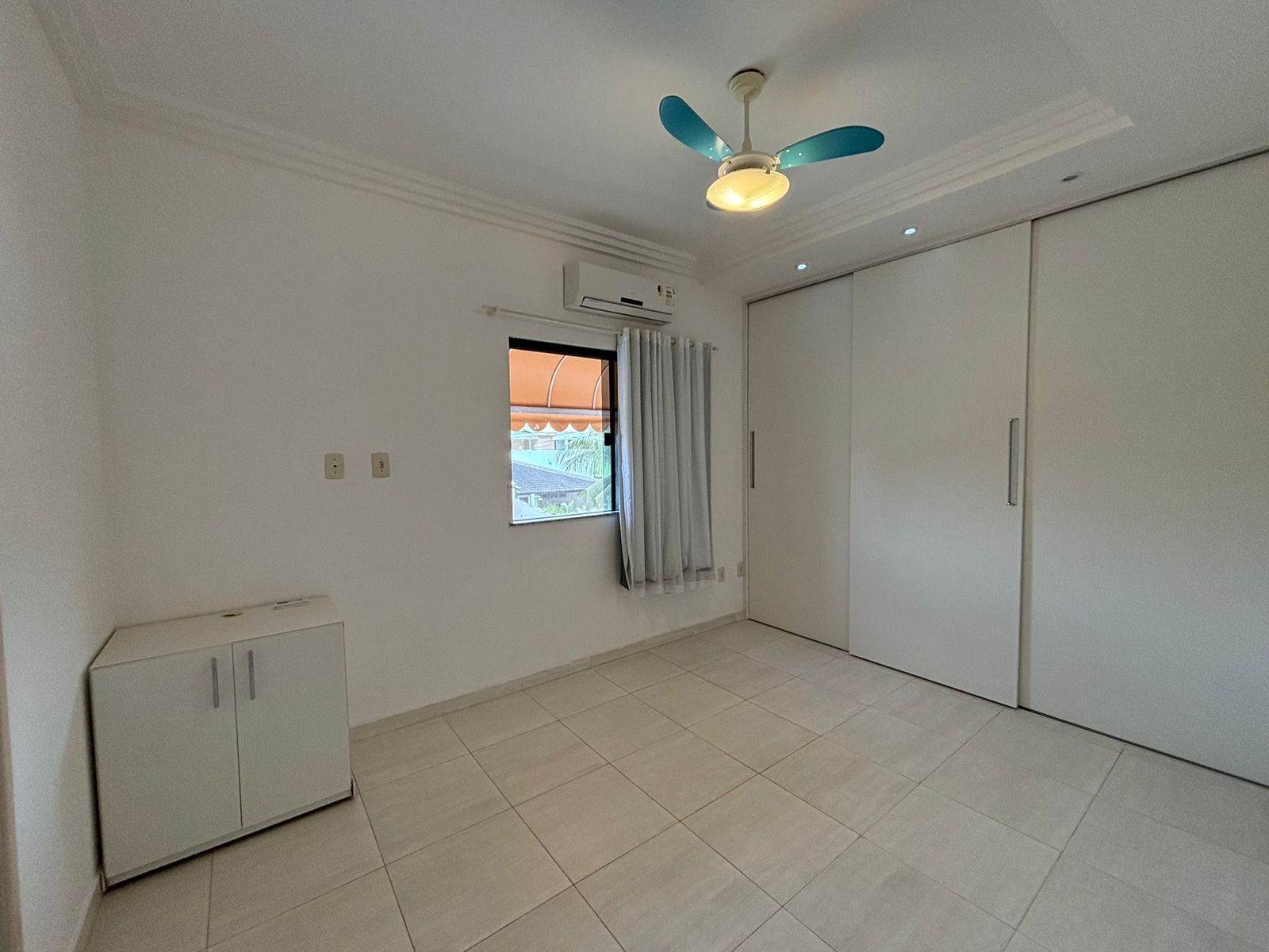 Imagem Casa com 3 Quartos para Alugar, 170 m²em Buraquinho - Lauro de Freitas