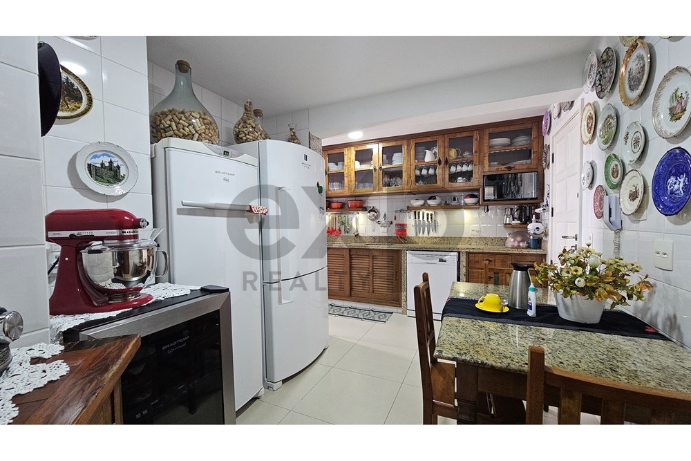 Imagem Apartamento com 3 Quartos à Venda, 140 m² em Pedro do Rio - Petrópolis