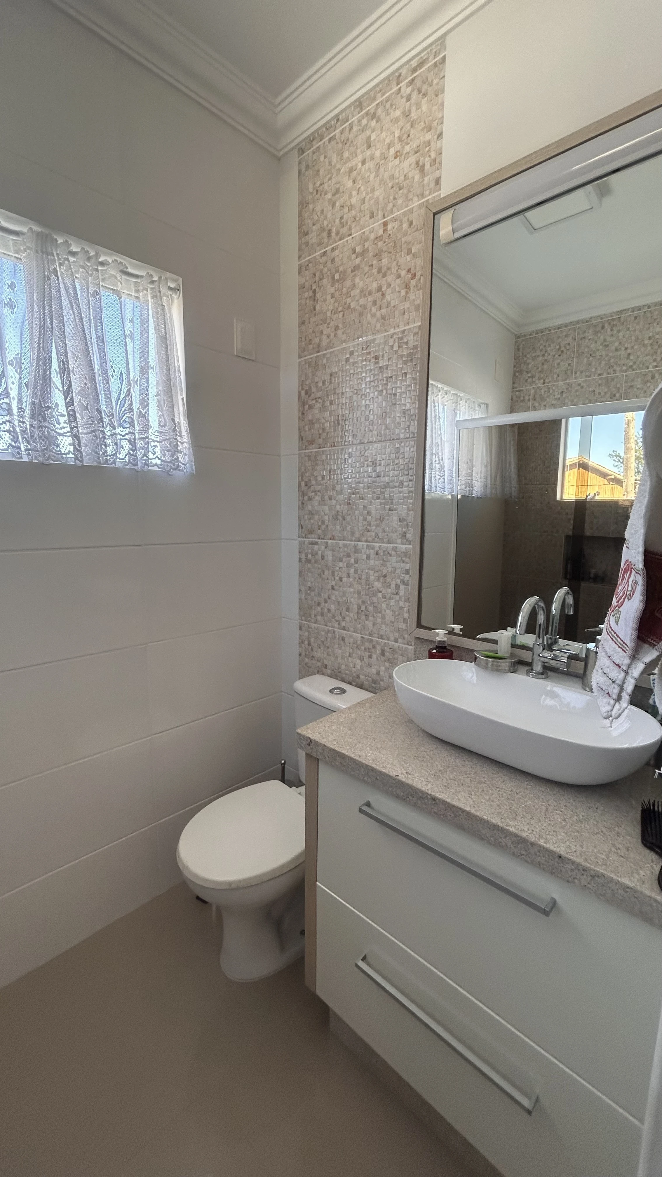 Imagem Sobrado com 3 Quartos à Venda, 200 m² em Barra do Aririú - Palhoça