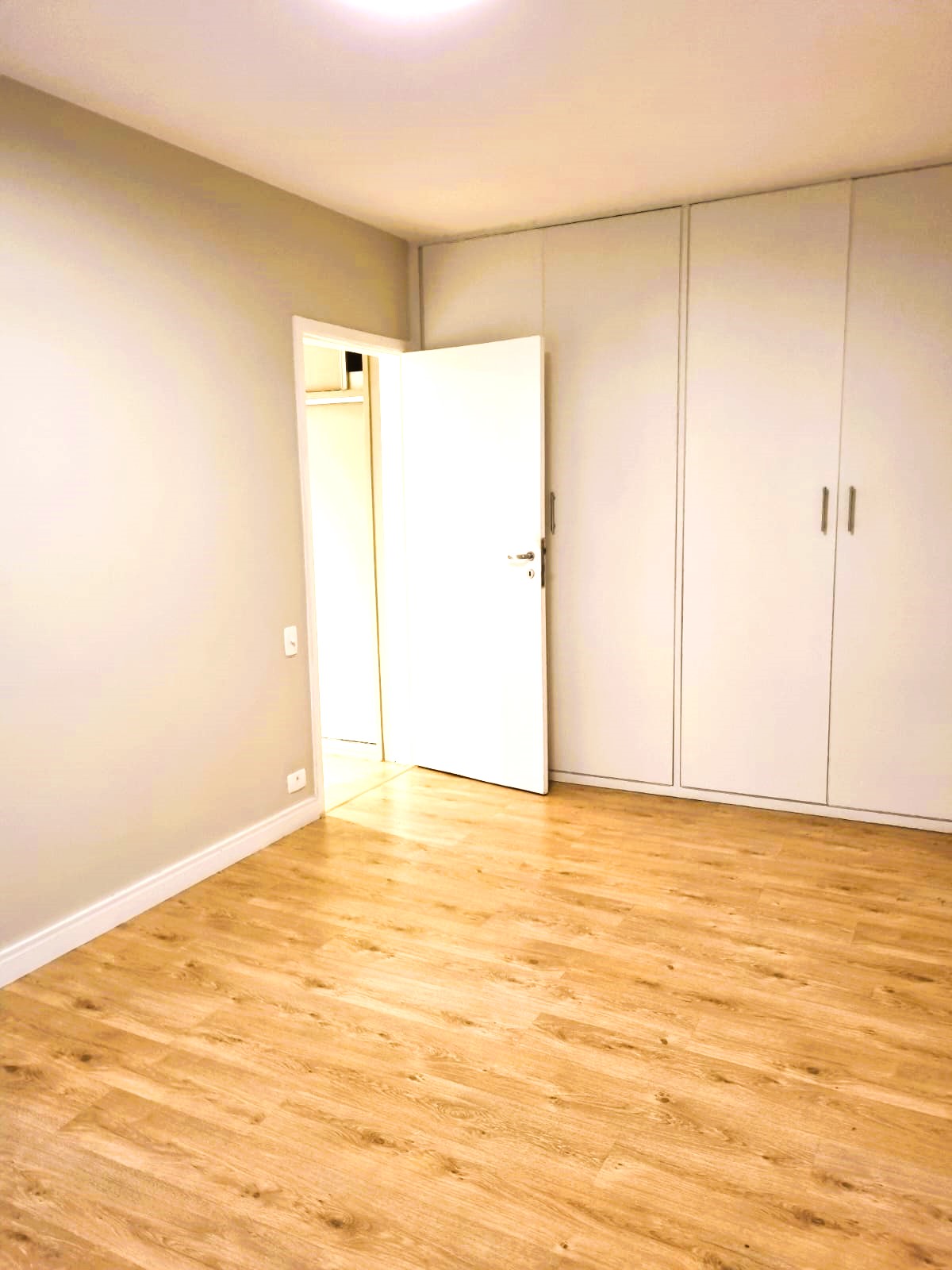 Imagem Apartamento com 3 Quartos à Venda, 170 m²em Itaim Bibi - São Paulo