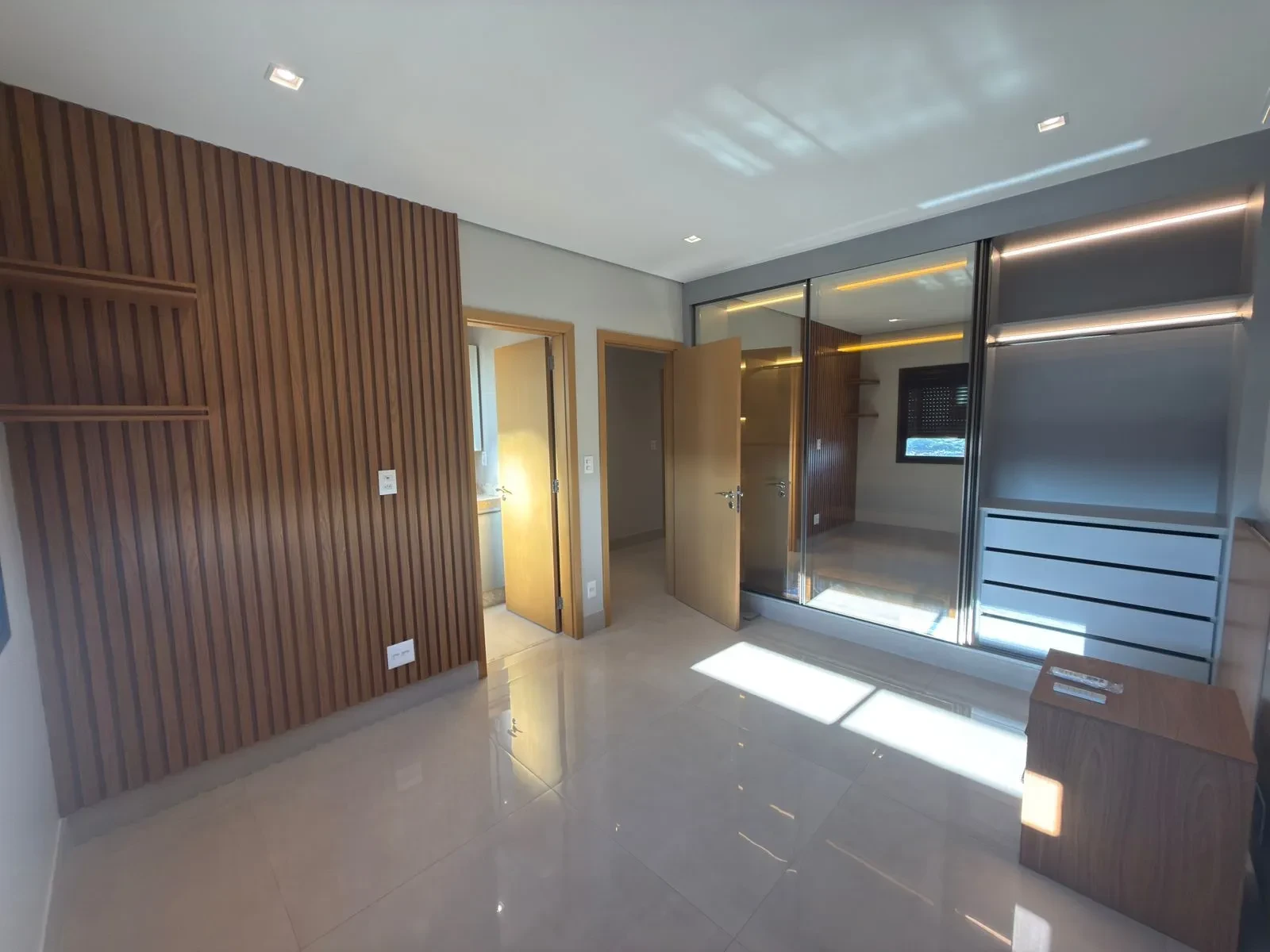 Imagem Apartamento com 4 Quartos para Alugar, 257 m² em Jardim Sumaré - Araçatuba