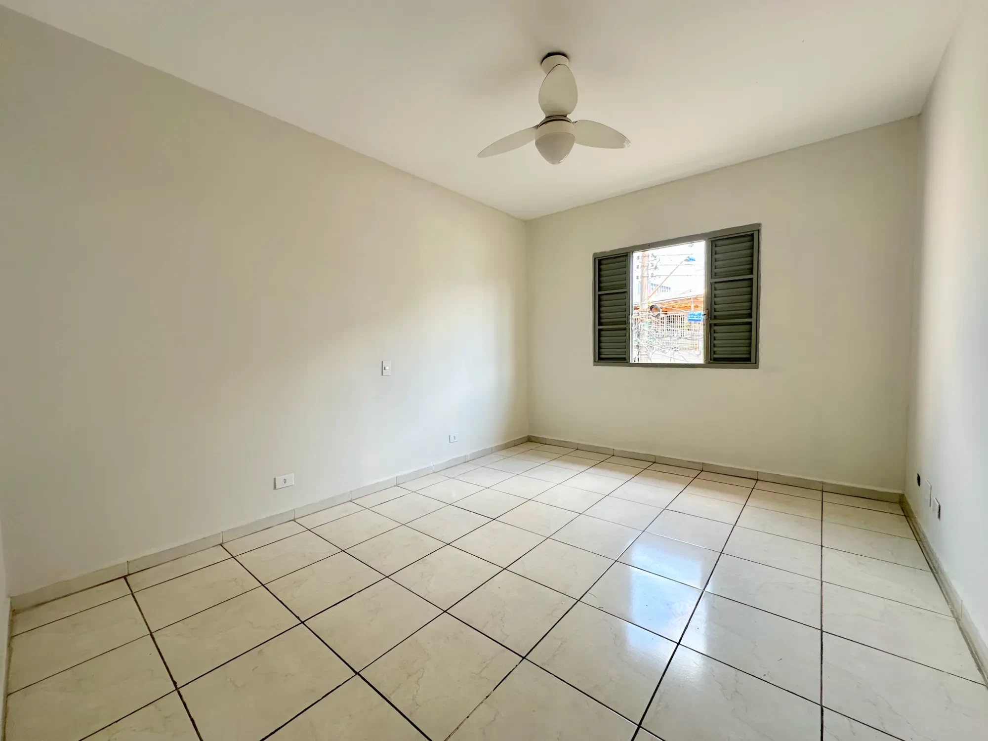 Imagem Sobrado com 2 Quartos para Alugar, 130 m² em Piraporinha - Diadema