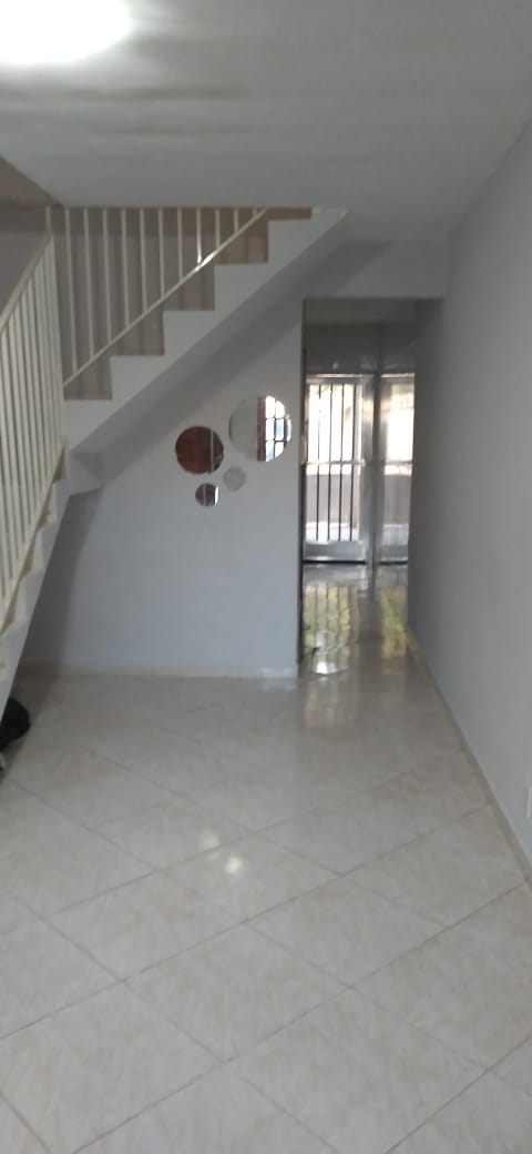 Casa com 2 Quartos para Alugar, 60 m²em Cabuçu - Nova Iguaçu