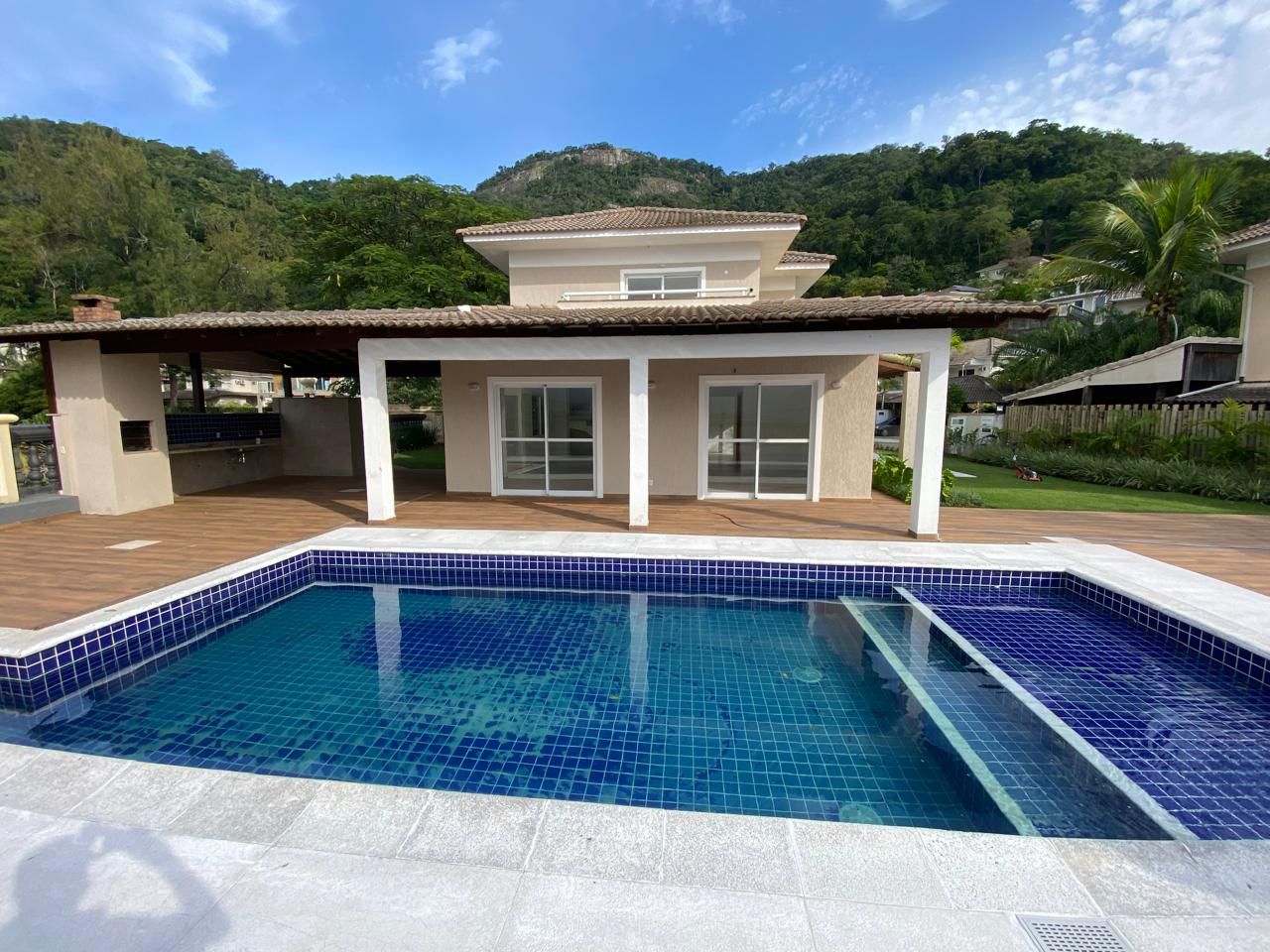 Foto do imóvel: Casa de Condomínio com 5 Quartos à Venda, 756 m² em Recreio dos Bandeirantes - Rio de Janeiro