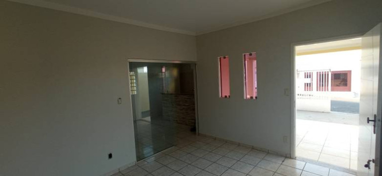 Imagem Casa com 3 Quartos à Venda,  em Jardim Brasília - Araçatuba