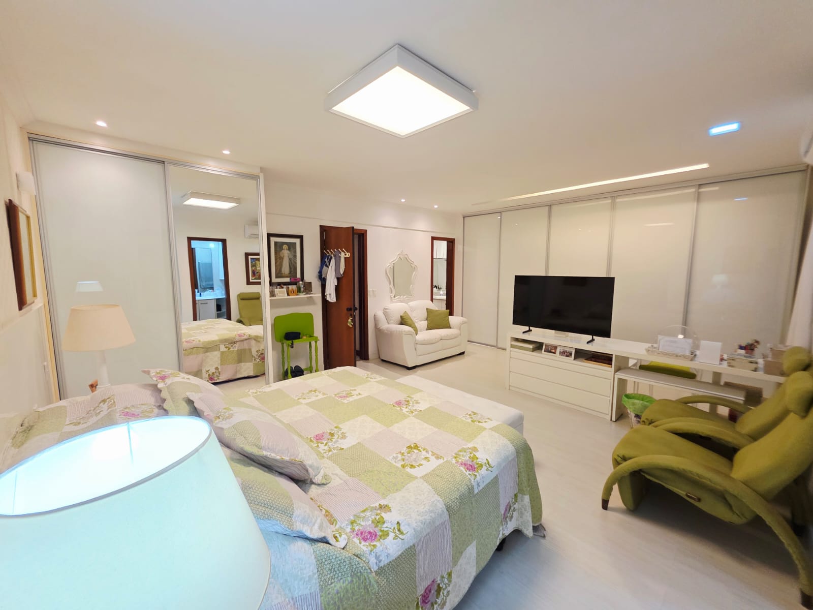 Foto do imóvel: Apartamento com 4 Quartos à Venda, 224 m² em Pituba - Salvador