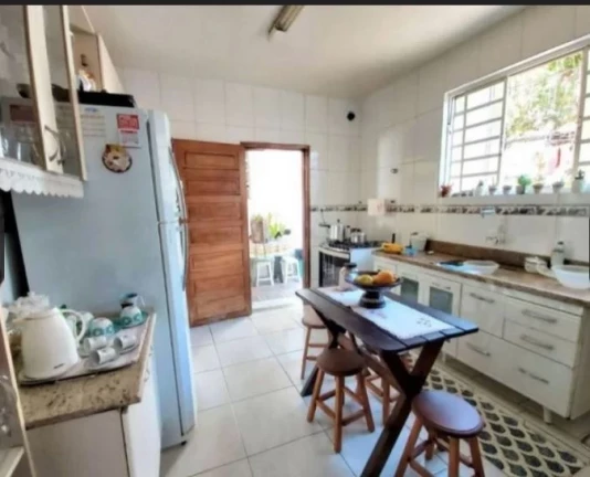 Imagem Casa com 4 Quartos à Venda, 298 m² em Lagoinha - Belo Horizonte