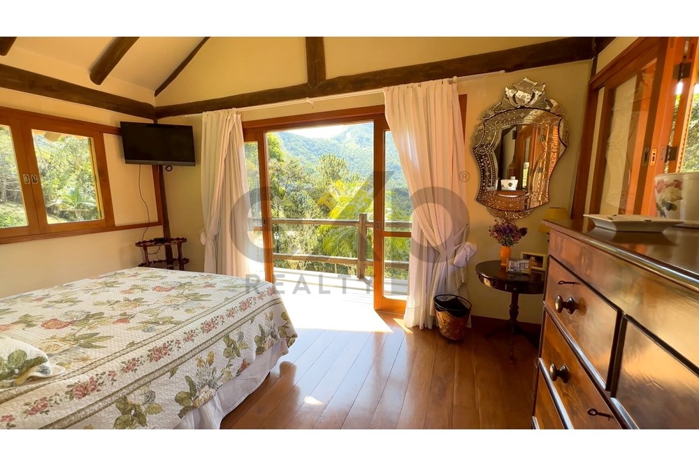 Foto do imóvel: Casa de Condomínio com 5 Quartos à Venda, 290 m² em Cuiabá - Petrópolis