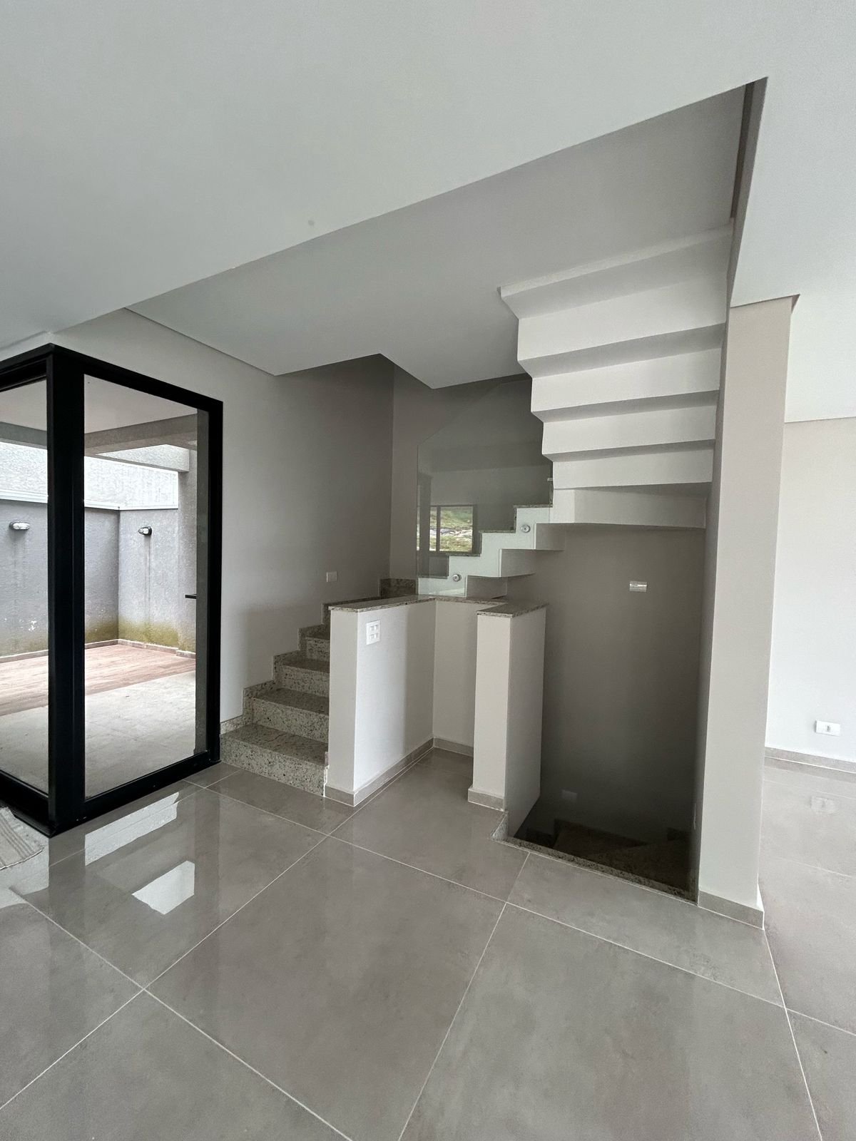 Foto do imóvel: Casa de Condomínio com 3 Quartos à Venda, 214 m² em Santa Cândida - Curitiba