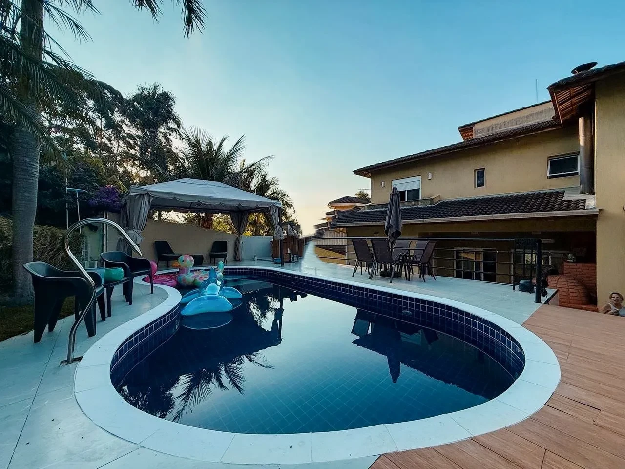 Imagem Casa de Condomínio com 4 Quartos à Venda, 368 m² em Jardim Indaiá - Embu das Artes