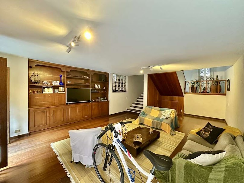 Foto do imóvel: Casa com 4 Quartos à Venda, 228 m² em Jardim Jussara - São Paulo