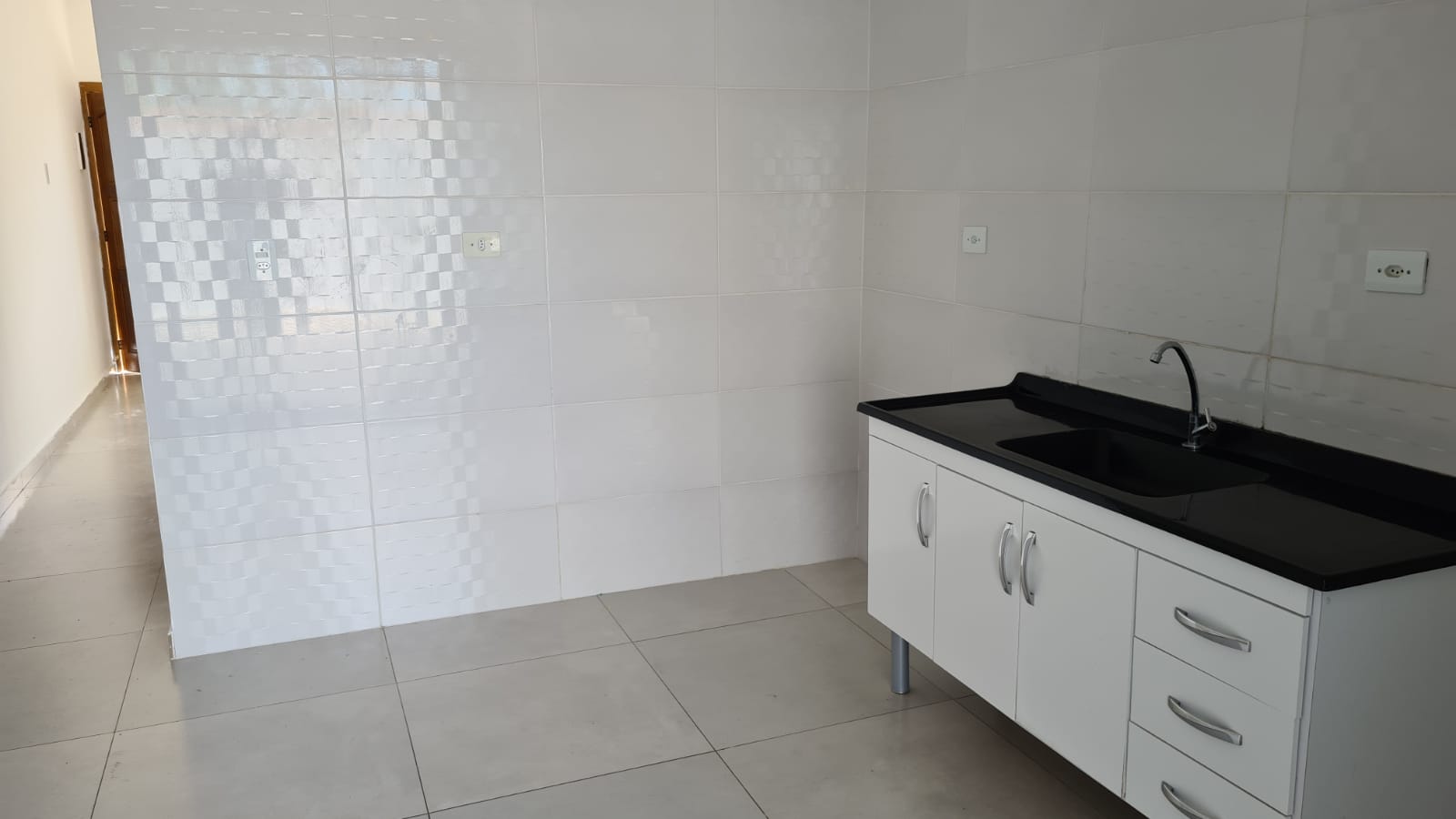 Foto do imóvel: Sobrado com 2 Quartos para Alugar, 76 m²em Residencial Algarve - Mogi das Cruzes