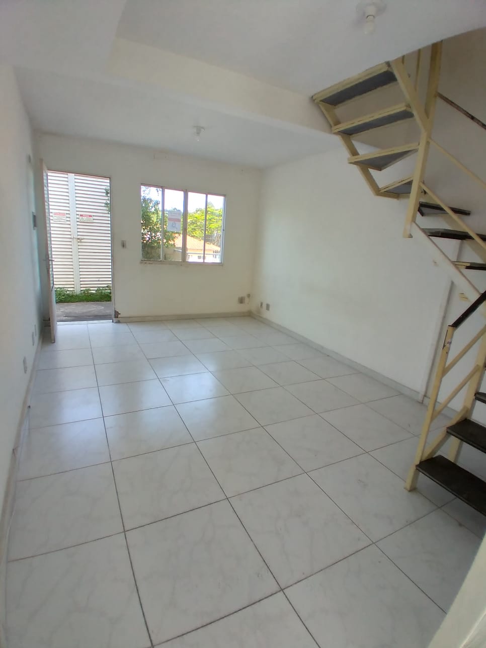 Casa com 2 Quartos para Alugar, 57 m²em Campo Alegre - Nova Iguaçu