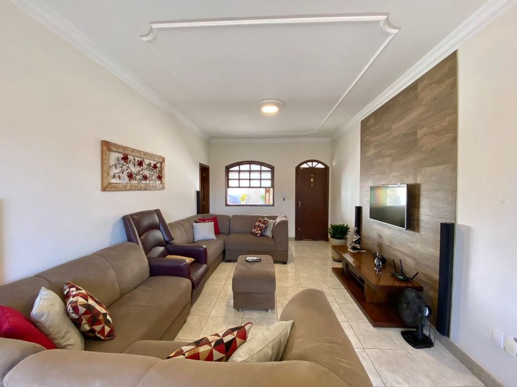 Imagem Casa com 3 Quartos à Venda, 250 m² em Santa Mônica - Belo Horizonte