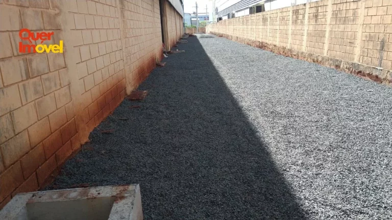 Imagem Galpão Comercial com 3 Salas, 4 Banheiros e 10 Vagas de Garagem em Cravinhos-SP - 1.550,00 m² de Área