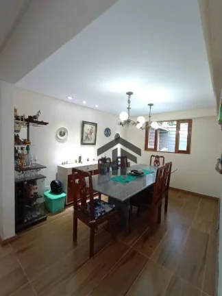 Imagem Casa de 133m² à venda, com 4 quartos (2 suítes), localizada em Candeias, Jaboatão dos Guararapes - Pernambuco.