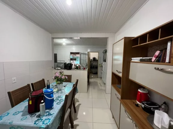 Imagem Casa em Rua Pública c/ Quintal Amplo | Confira Detalhes!
