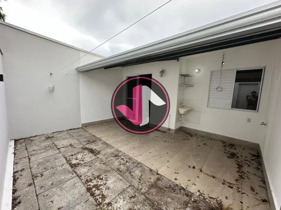 Imagem Descubra o conforto e a praticidade de morar em uma casa de condomínio no Jardim Imperial, com todo...