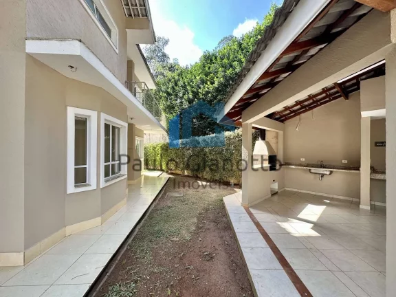 Imagem Casa Arejada com Vista Maravilhosa e Integração à Natureza
