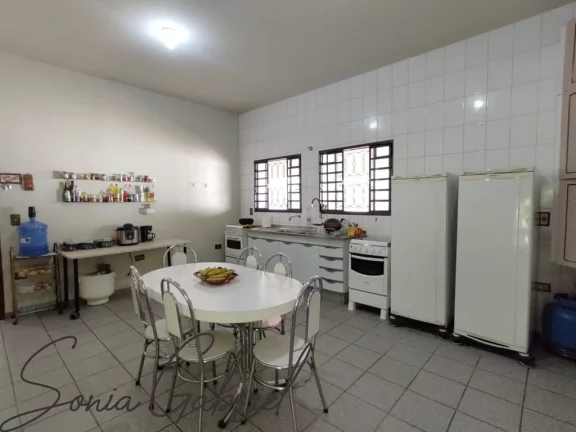Imagem Chácara de luxo à venda em Louveira-SP, no bairro Monterrey, com 4 quartos, 4 suítes e 365,65m² de área! Imagem Chácara de luxo à venda em Louveira-SP, no bairro Monterrey, com 4 quartos, 4 suítes e 365,65m² de área!
