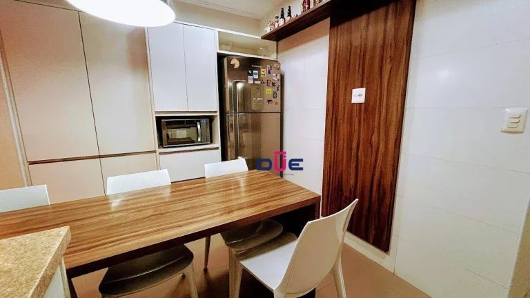 Imagem Apartamento com 3 dormitórios à venda, 170 m² por R$ 1.900.000 - Gonzaga - Santos/SP
