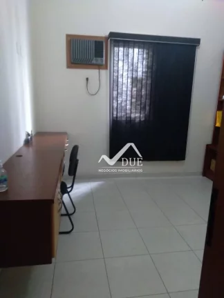 Imagem Sobrado com 3 dormitórios com piscina à venda, 274 m² por R$ 1.600.000 - Embaré - Santos/SP