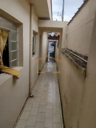 Imagem Imóvel com 2 casas antigas:
a primeira com 3 dormitórios, sala, cozinha ampla, 2 banheiros e vaga ...