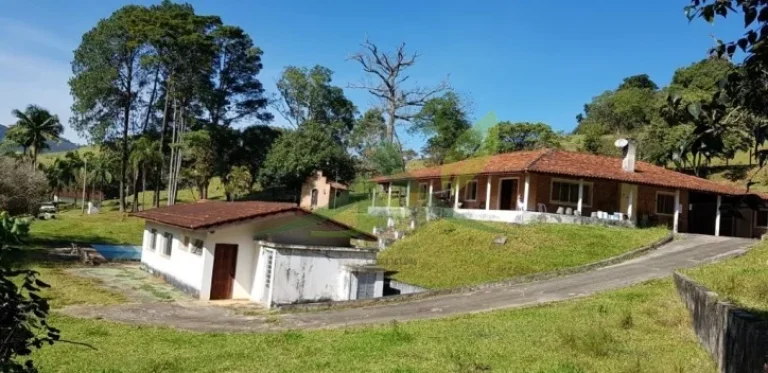 Imagem Sítio Encantador à Venda em Piracaia - Perímetro Urbano